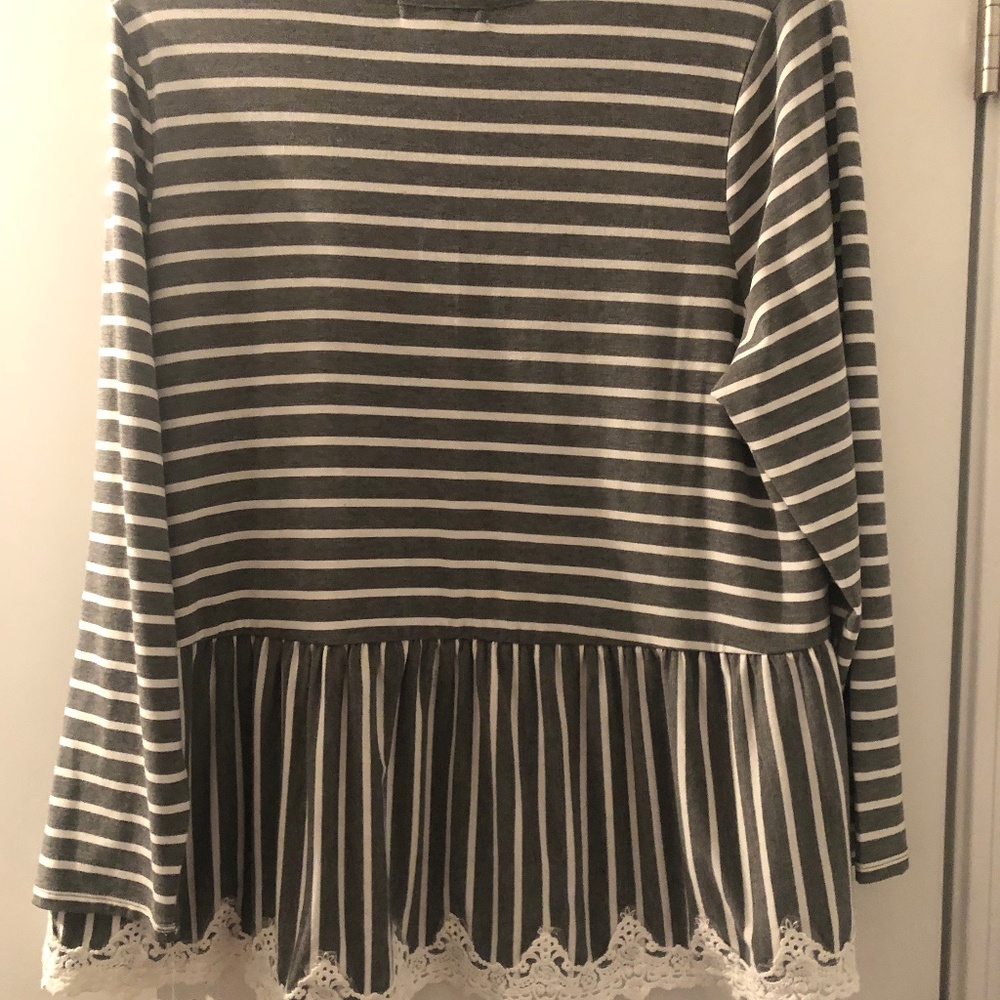 Wallflower Gray Striped Lace Peplum Top 2XL